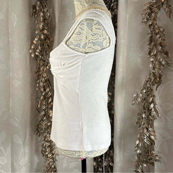 Listicle Women’s M white Ribbed Twist Front Sleeveless Top Medium - Picture 5 of 8